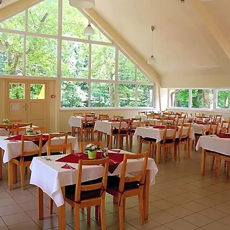 Bf فندق Balatonföldvár
